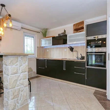 Apartment 1 Zaton Mit Terrasse Und Grill Hochmodern Und Strandnah *