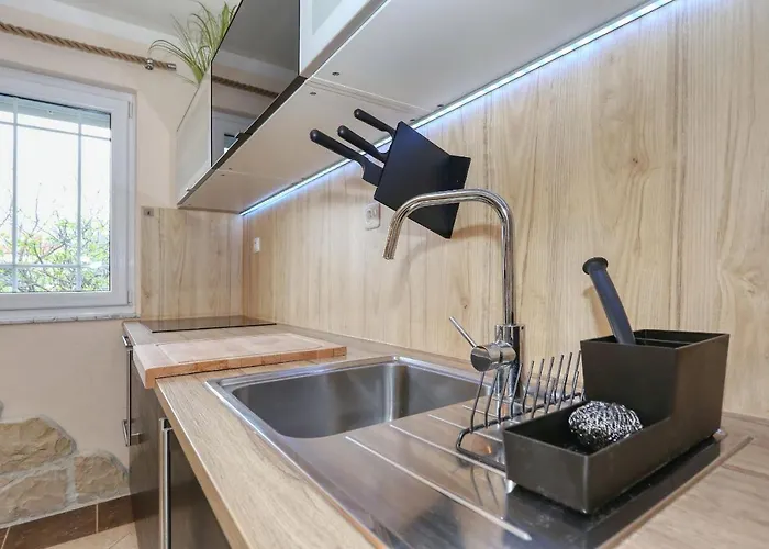 1 Mit Terrasse Und Grill Hochmodern Und Strandnah Appartement Zaton (Zadar)